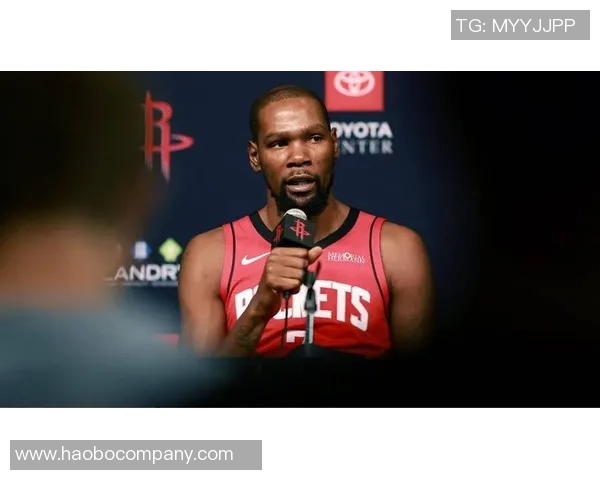 杜兰特盛赞阿门的超快二次起跳与独特风格如同发射台般令人惊叹